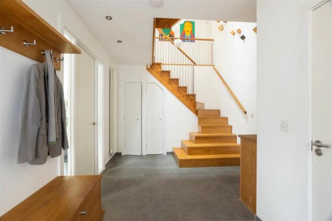 6 bed Detached for sale Image 4