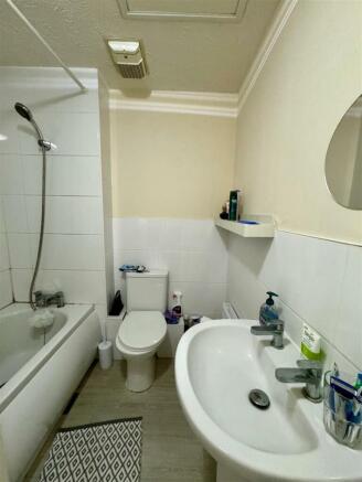Bathroom.jpg