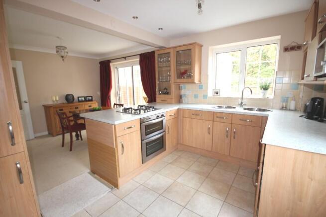 Kitchen / dining