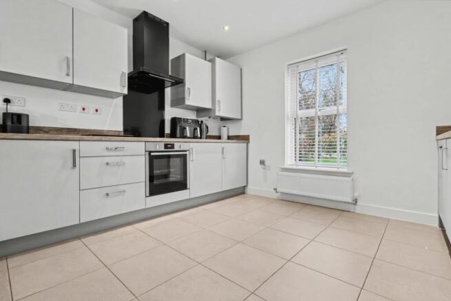 4 bed Detached for sale Image 8