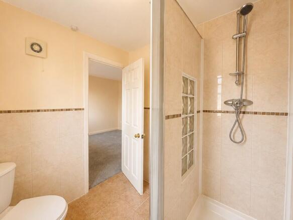 3 bed Semi-Detached to rent Image 7