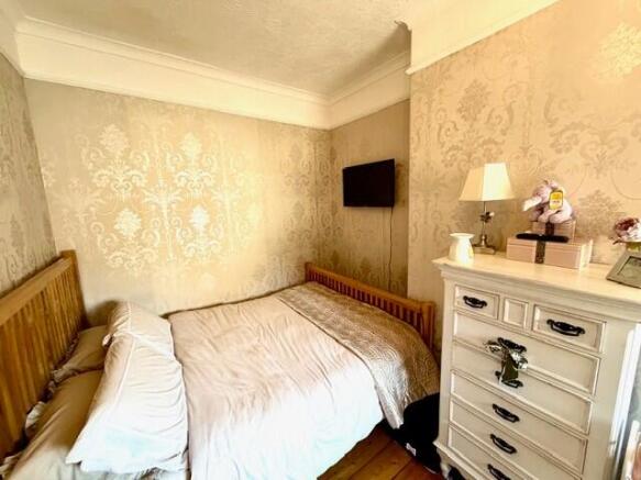 3 bed Terraced for sale Image 10