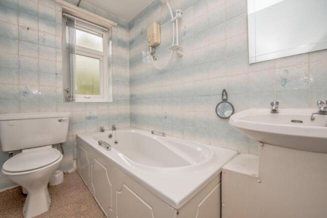 2 bed Flat for sale Image 8