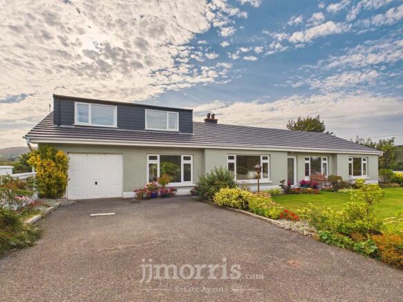 5-bed detached on Mynachlogddu, Clynderwen, SA66, £575,000