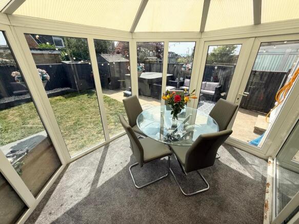 5 bed Semi-Detached for sale Image 5