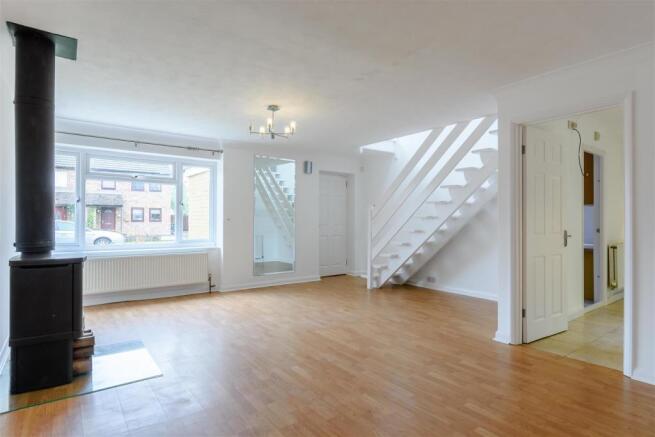 8469240-interior02.jpg