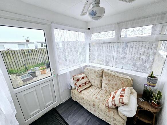 2 bed Semi-Detached Bungalow for sale Image 8