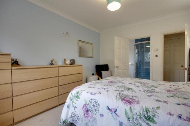 Bedroom 1 - Alternative View
