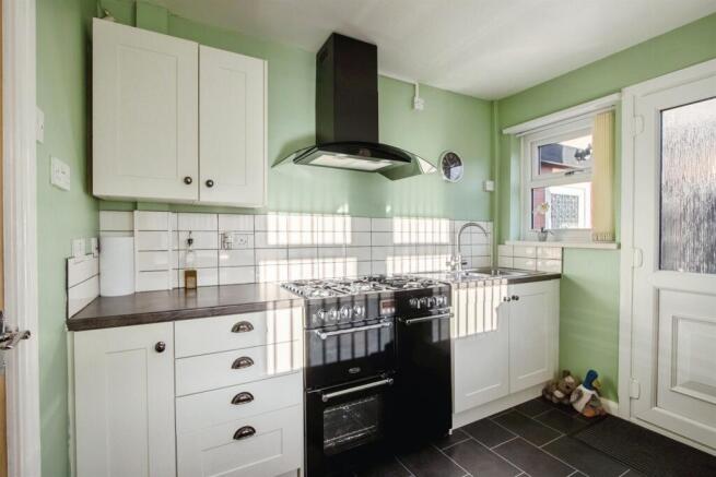 2 bed Semi-Detached for sale Image 6