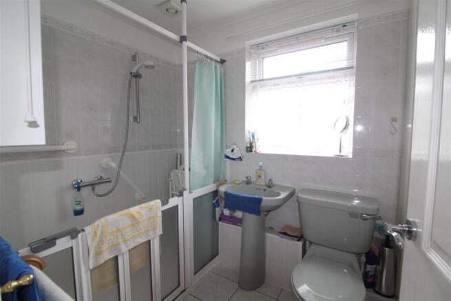 Bathroom.JPG