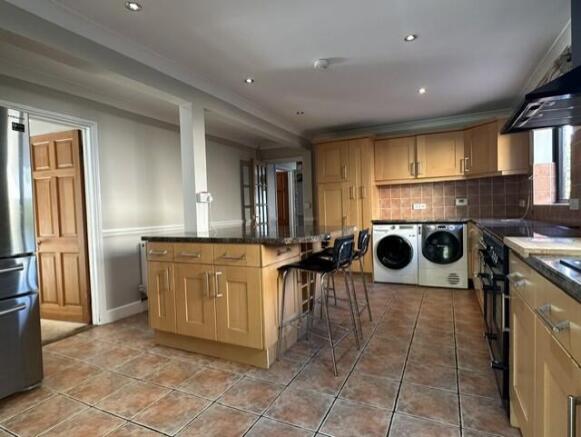 KITCHEN2.jpeg
