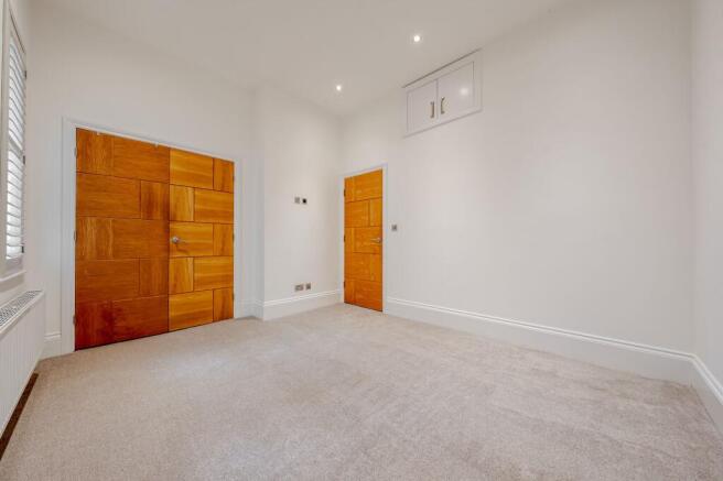 2 bed Flat for sale Image 9