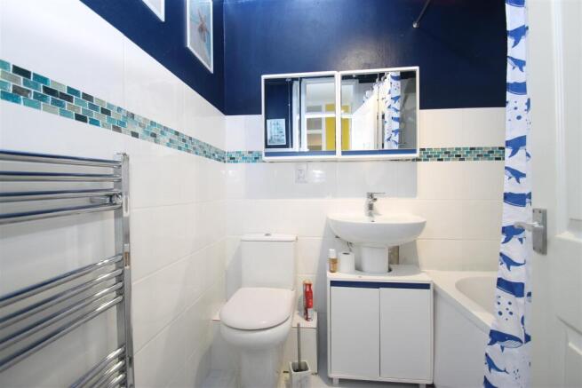 2 bed Flat for sale Image 8