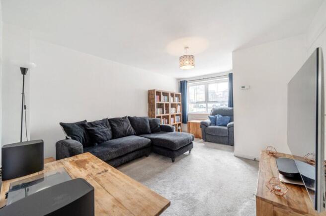 3 bed Semi-Detached for sale Image 4