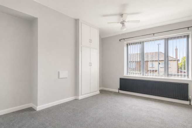 3 bed Terraced to rent Image 8