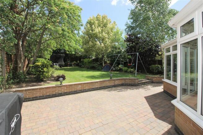 GENEROUS REAR GARDEN