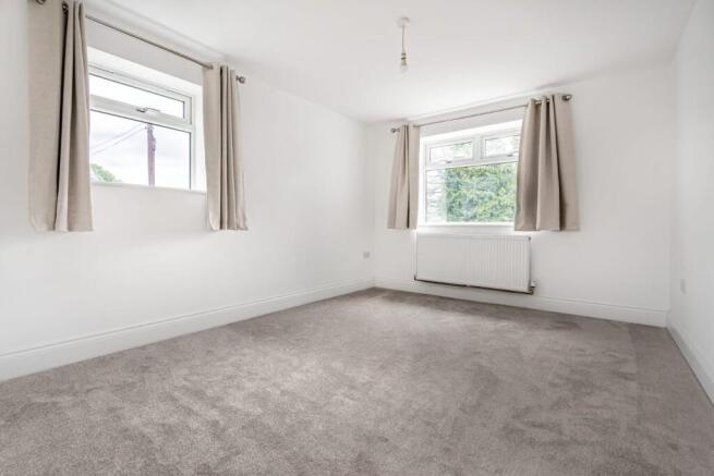 3 bed Semi-Detached to rent Image 5