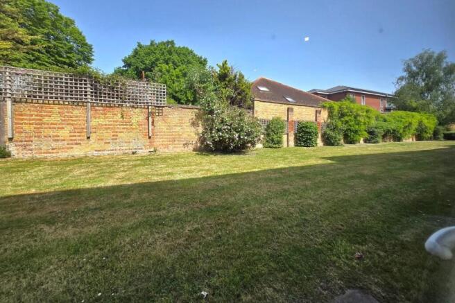 COMMUNAL GARDENS