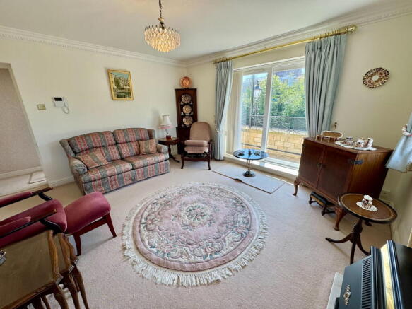 2 bed Apartment for sale Image 6