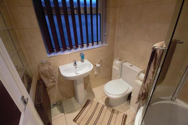 Bathroom (2).jpg