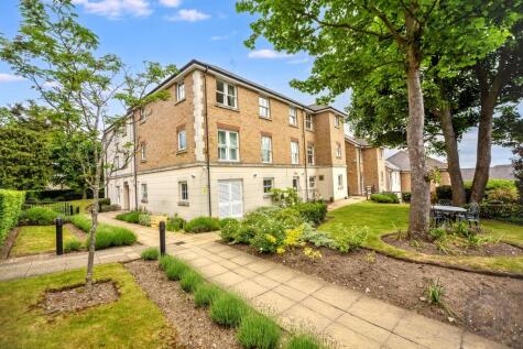 43 Nelson Court
Glen View, Gravesend, DA12 1PL