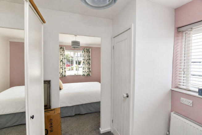 Main bed - Dressing area