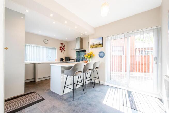 Kitchen/Breakfast