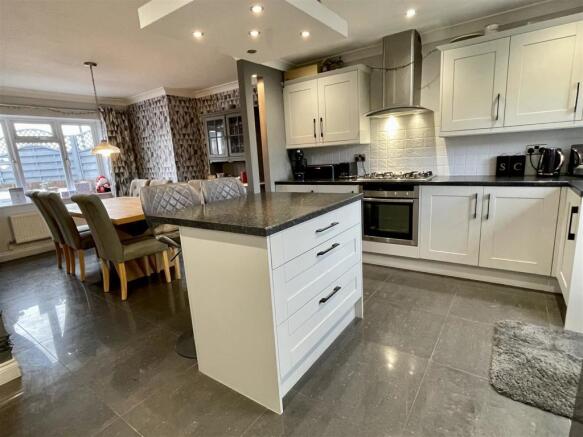 Kitchen/Breakfast Room