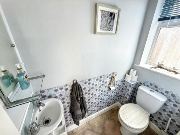 3 bed Semi-Detached for sale Image 11