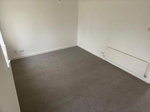 3 bed House to rent Image 6