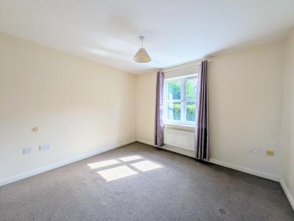 2 bed Flat to rent Image 9