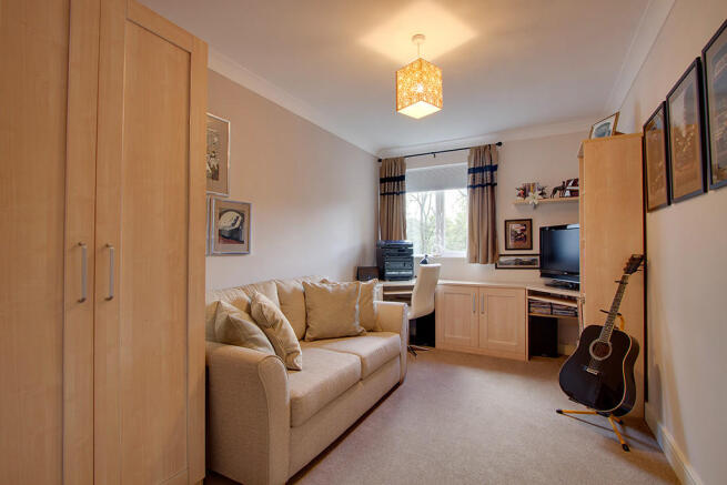Bedroom 2/study