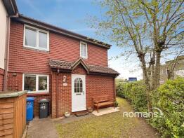 35, Church View, Yateley GU46 7TW