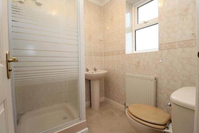 EN-SUITE SHOWER ROOM/ W.C.