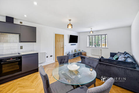 Kendal, Purfleet, RM19