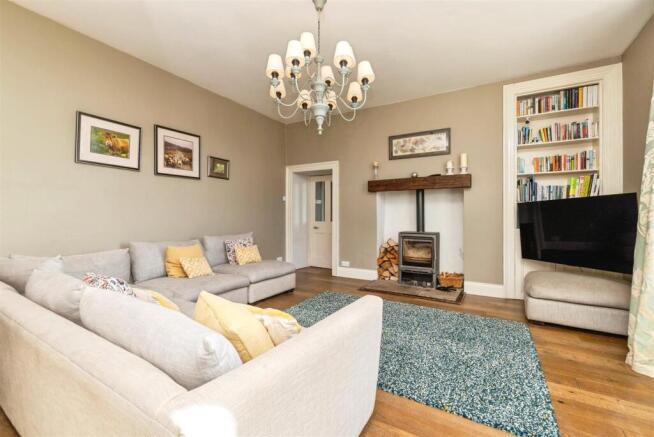 5 bed House for sale Image 5