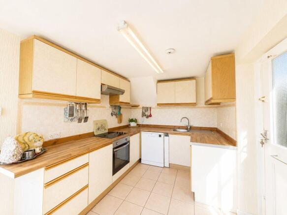 Mossbank Avenue, Burntwood, WS7 4UN photo 4