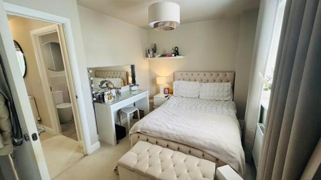 3 bed Semi-Detached for sale Image 4