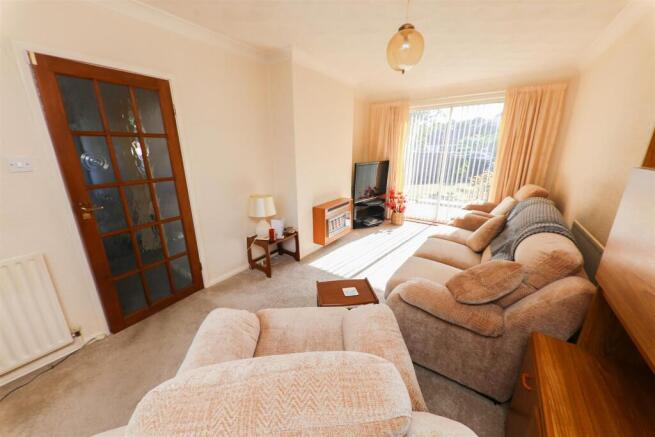 3 bed Semi-Detached for sale Image 4