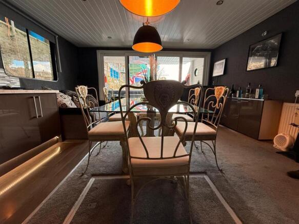4 bed House for sale Image 7