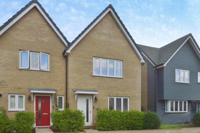 3-bed terraced on Priestley Drive, Tattenhoe Park, Milton Keynes, £365,000