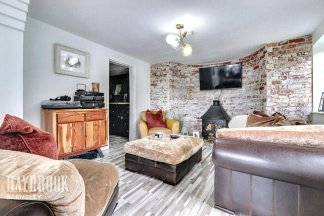 4 bed Detached for sale Image 8