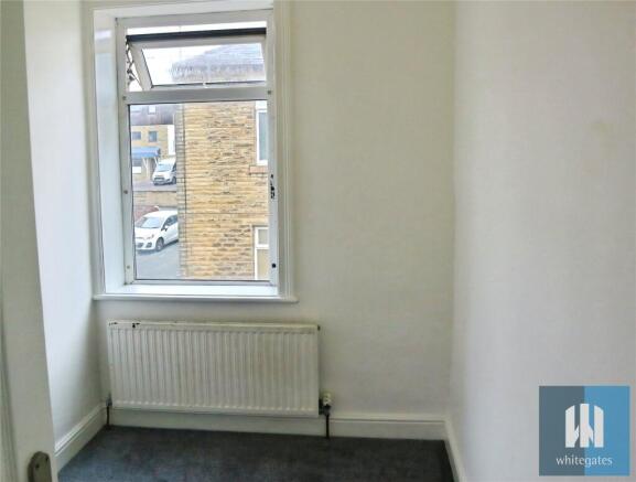 2 bed Terraced to rent Image 6