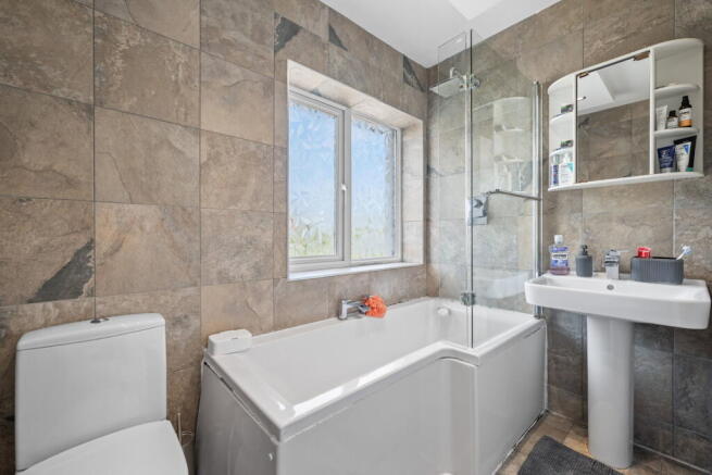 3 bed Town House for sale Image 12