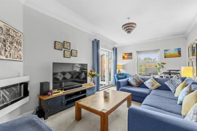 64 Copperfields, HP12 4AN-8.jpg