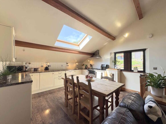 4 bed Cottage for sale Image 12
