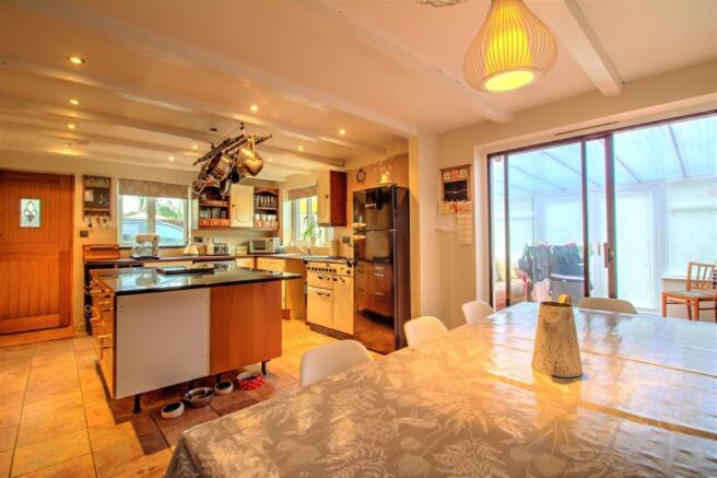 kitchen diner 1.jpg