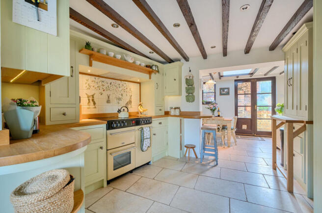 1381118-4-691b0e8...