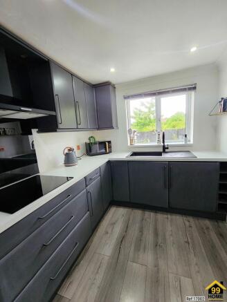 3 bed Detached for sale Image 4