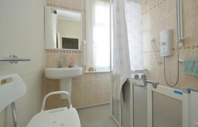 Shower Room.jpg